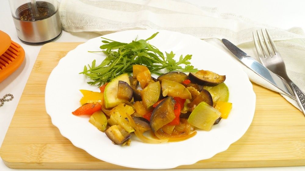 Запеченные овощи в соевом соусе: простое и полезное решение для ужина