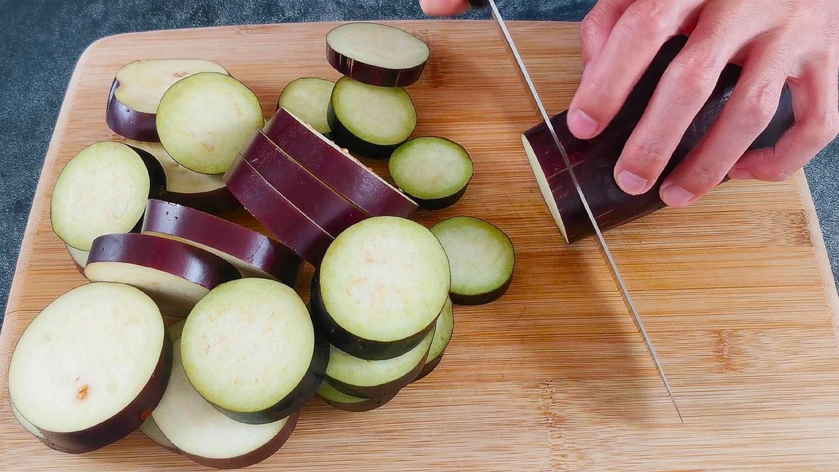 Удивительное блюдо из баклажанов: новый взгляд на классическую кулинарию