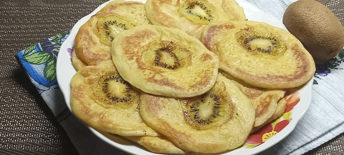 Фруктовое наслаждение: тонкие оладушки с киви