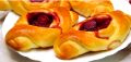 Пирожки с ягодной начинкой: легкое и вкусное тесто за час