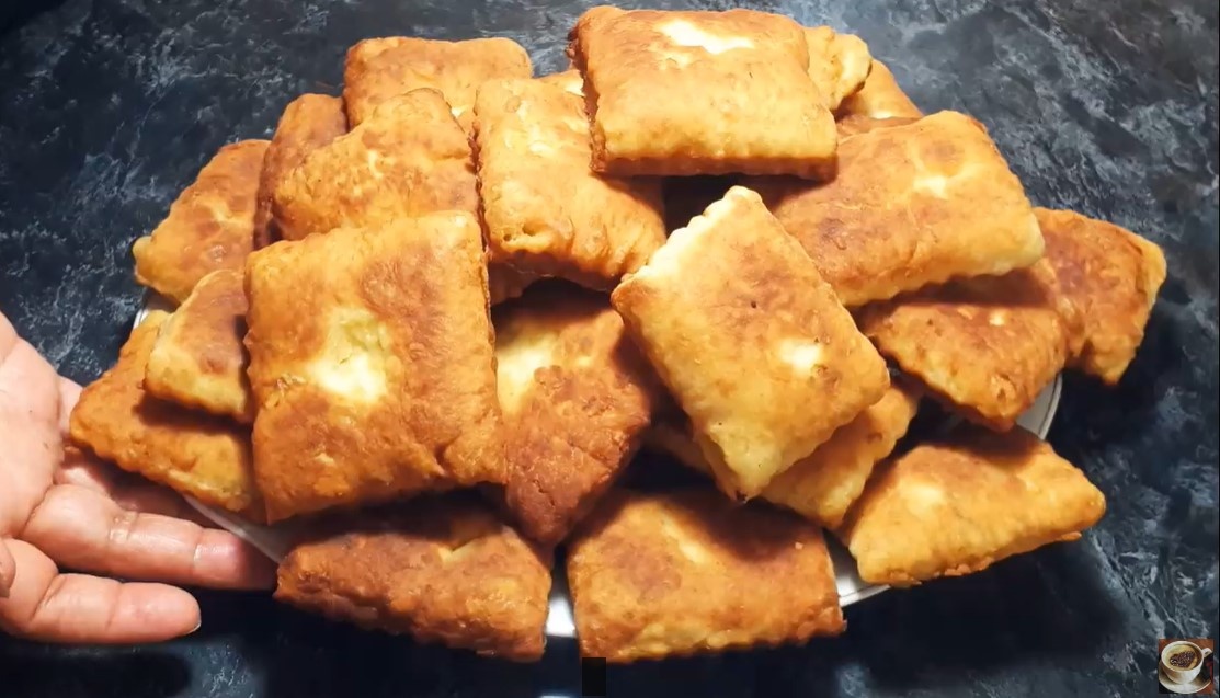 Необычный завтрак: Яблочные лепешки за 10 минут