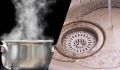 Почему выливать кипяток в раковину — не лучшее решение для борьбы с засорами