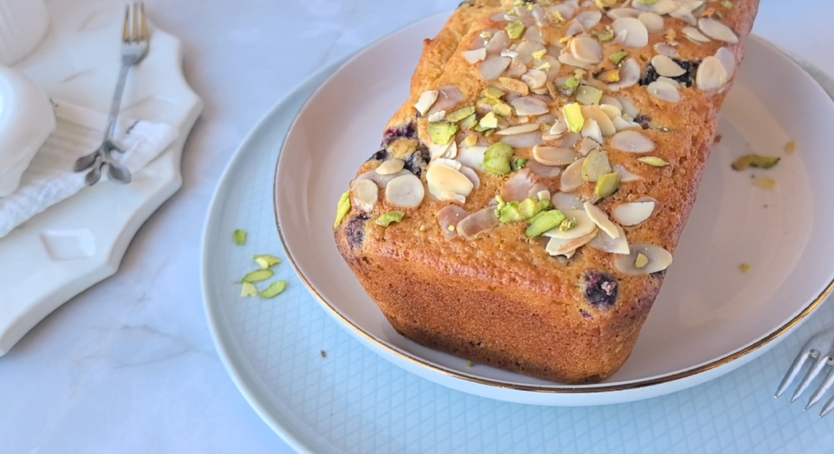 Ароматный кекс с ягодами и ванилью: здоровье и вкус в каждом куске