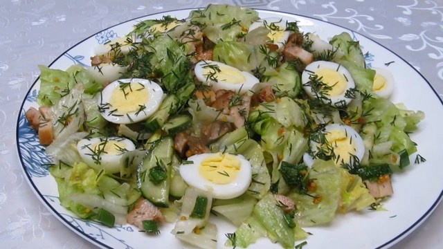 Легкий салат, который удивит – идеальный выбор для любого ужина