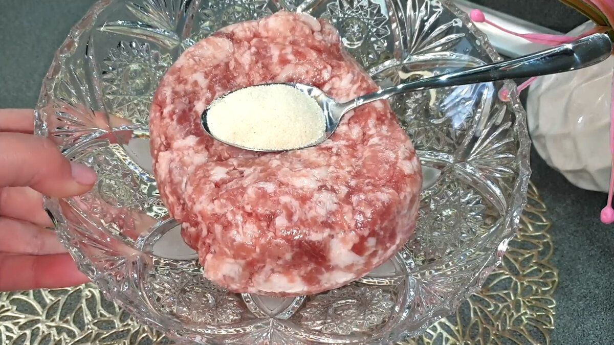 Сочные котлеты с манкой: секрет приготовления от шефа