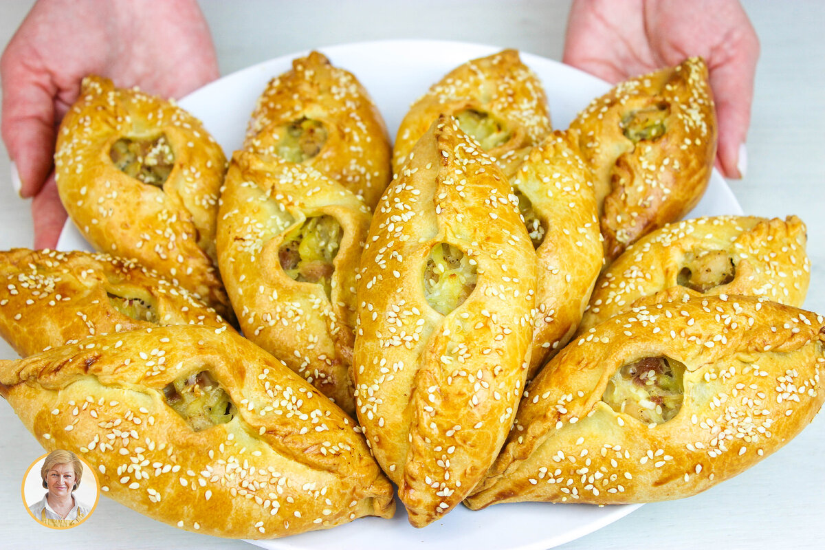 Нежные расстегаи с курицей и картошкой: легко и быстро