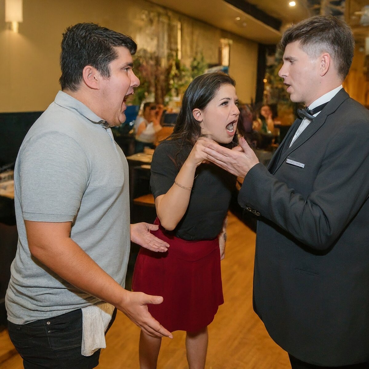 Как поцелуй в кафе привел к полиции: необычный инцидент с гостями