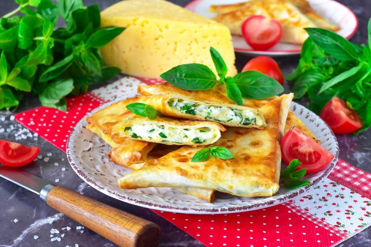 Хачапури из лаваша с творогом