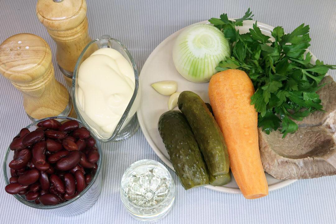 Вкусный мясной салат с красной фасолью: идеальное блюдо для любого повода