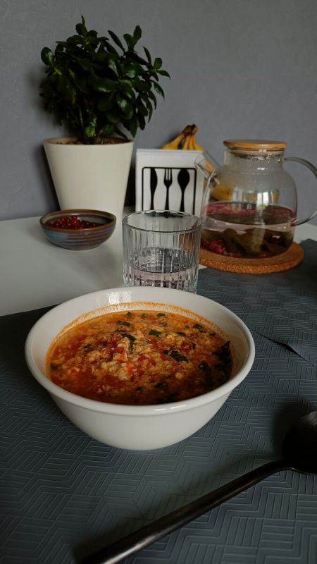 Легкий томатно-яичный суп: вкусное решение для любого сезона