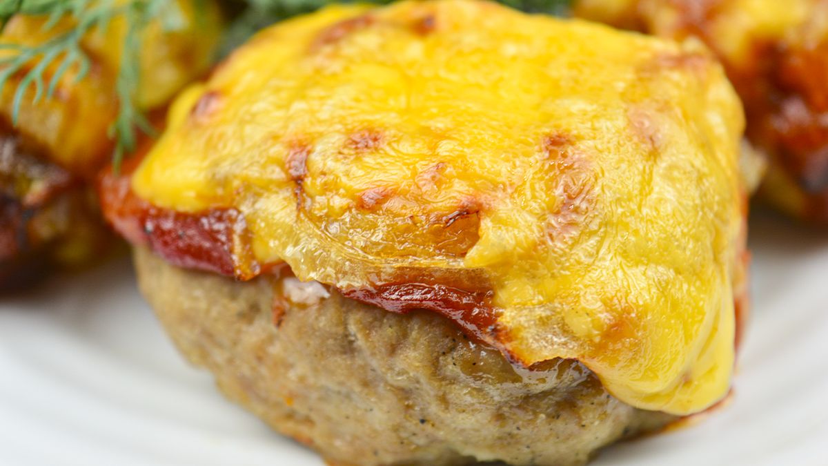 Нежные котлеты без жарки: простой рецепт на праздник