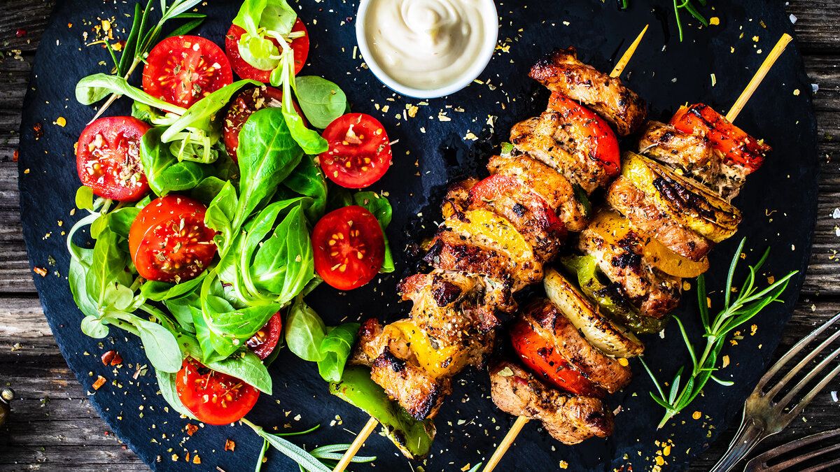 Приготовление идеального шашлыка в духовке: секреты на шпажках