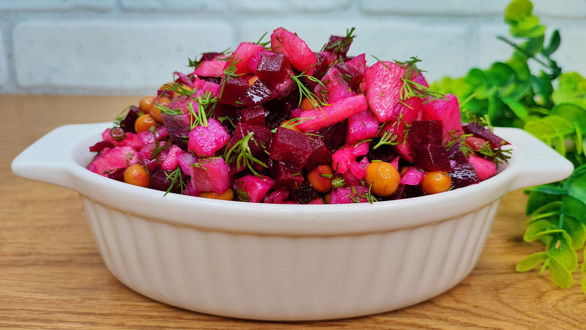 Новый взгляд на классику: салат без майонеза, который удивит ваших гостей