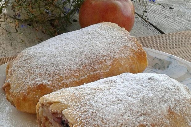 Наслаждение от яблочного штруделя с корицей