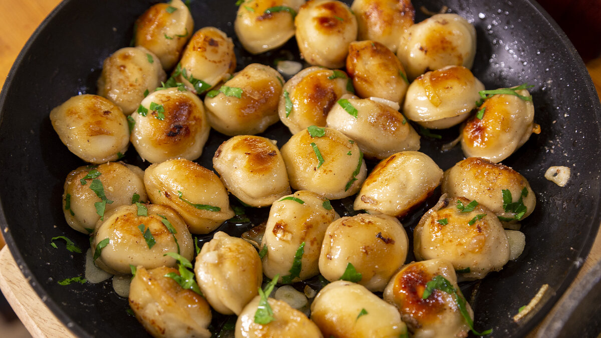 Как сделать пельмени по-настоящему вкусными: два способа приготовления