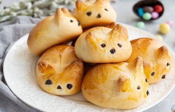 Нежные дрожжевые булочки в виде кроликов для уютного завтрака