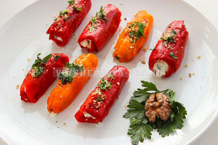 Неповторимая закуска: перец с творожным сыром и грецкими орехами для вашего стола