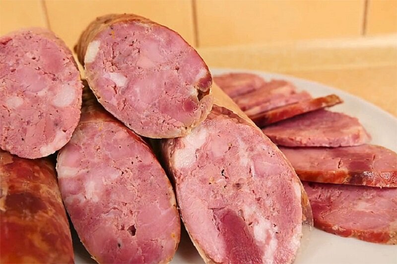 Простой рецепт домашней колбасы для бутербродов