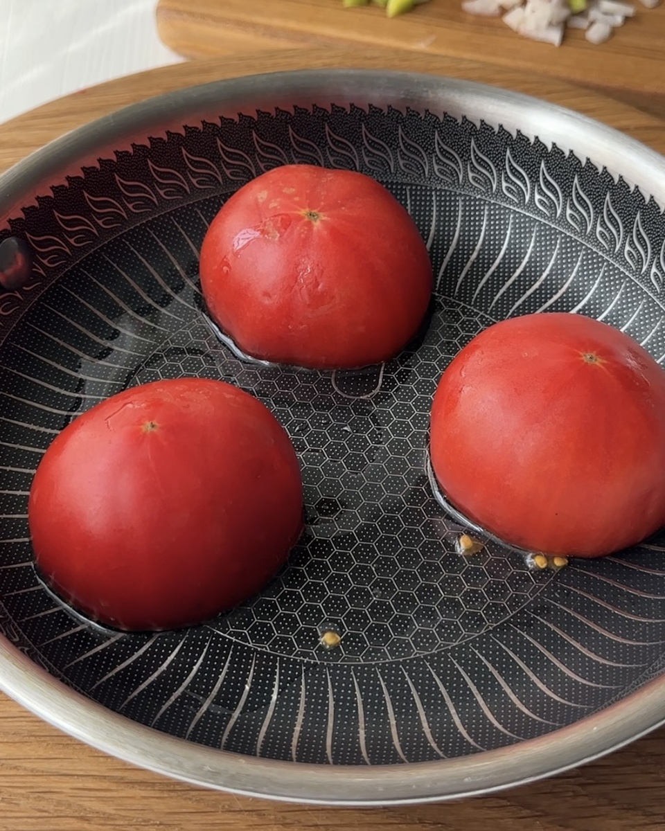 Шакшука за десять минут: идеальный завтрак для любого дня