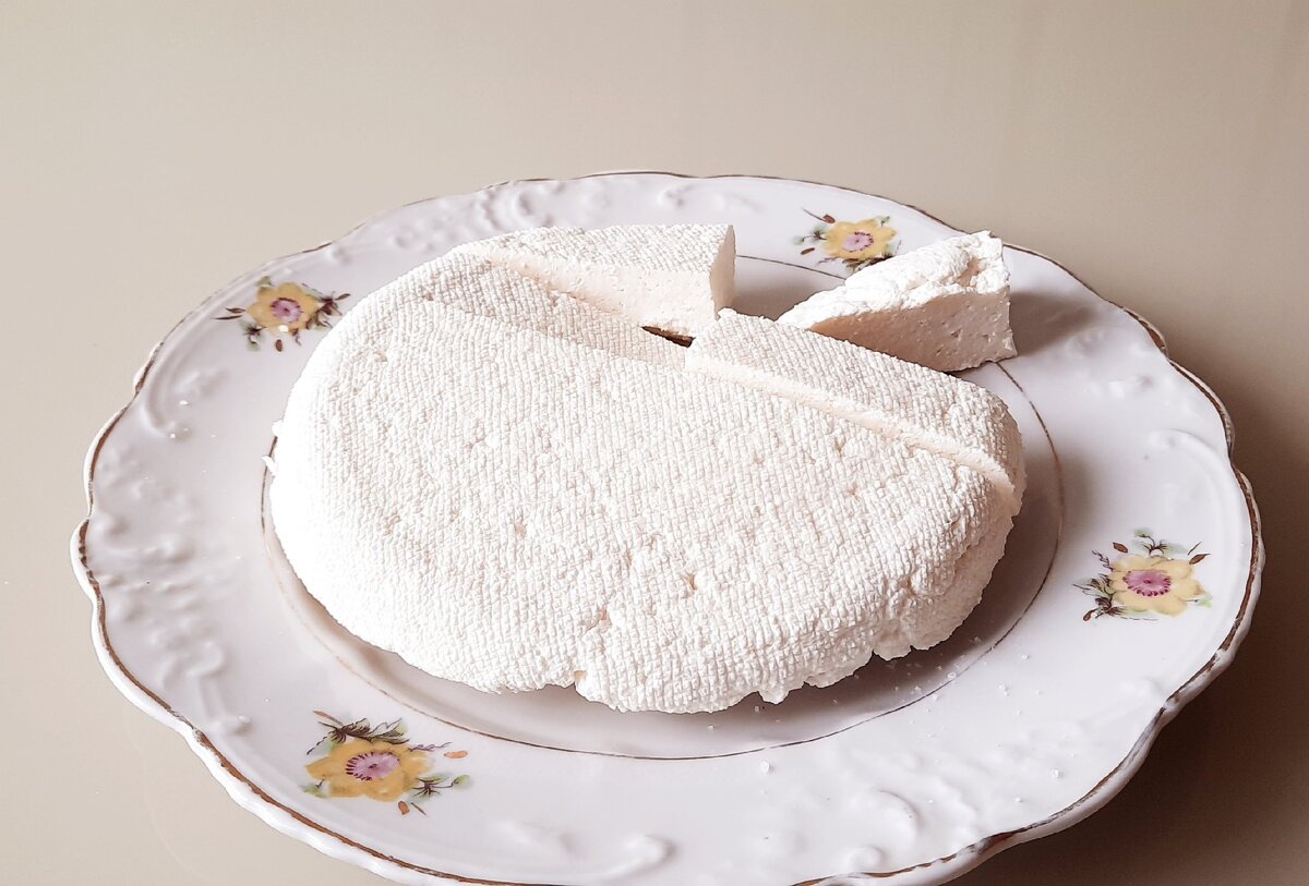 Домашний адыгейский сыр: быстро и вкусно