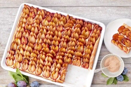 Баварские пироги с сочными сливами: секреты приготовления «Дачи» и «Кухен»