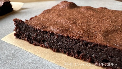 Итальянский влажный шоколадный пирог без муки