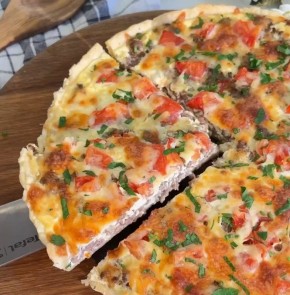 Аромат осени в вашем доме: киш с овощами и мясом, который оценят все