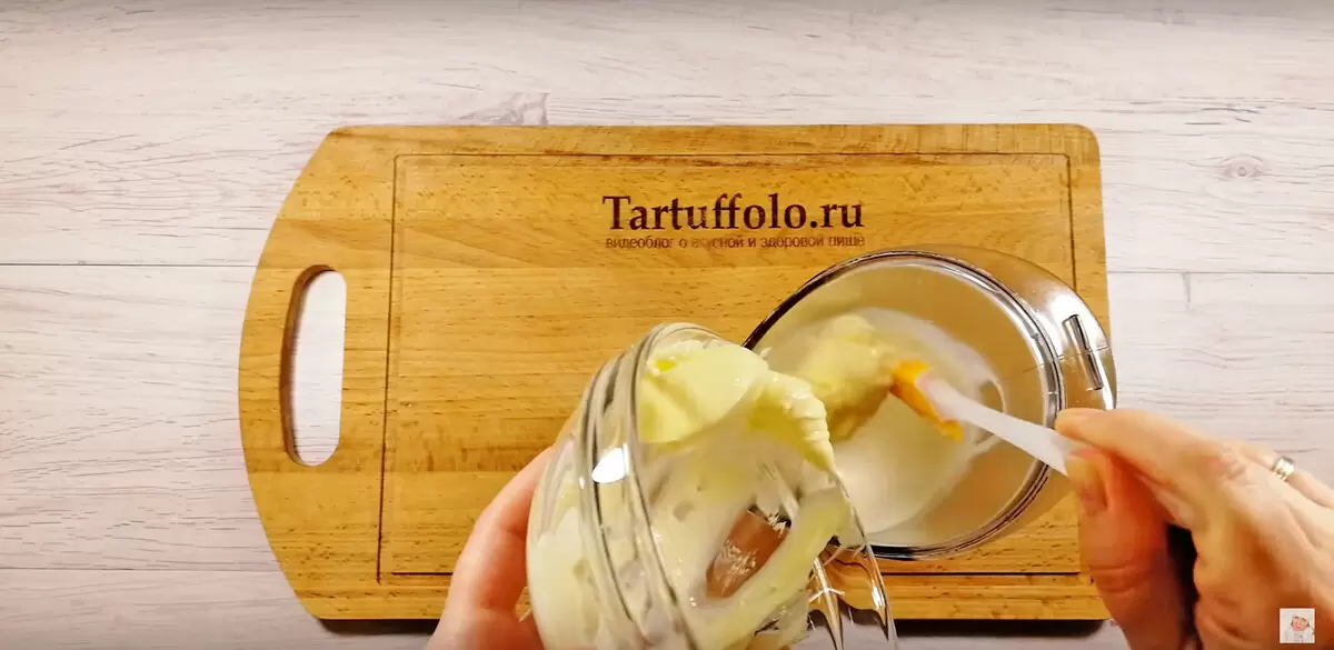 Легкое и воздушное творожное угощение: десерт, который превзойдет мороженое