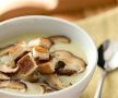 Необычный грибной суп с тостами: вкусная находка для ужина